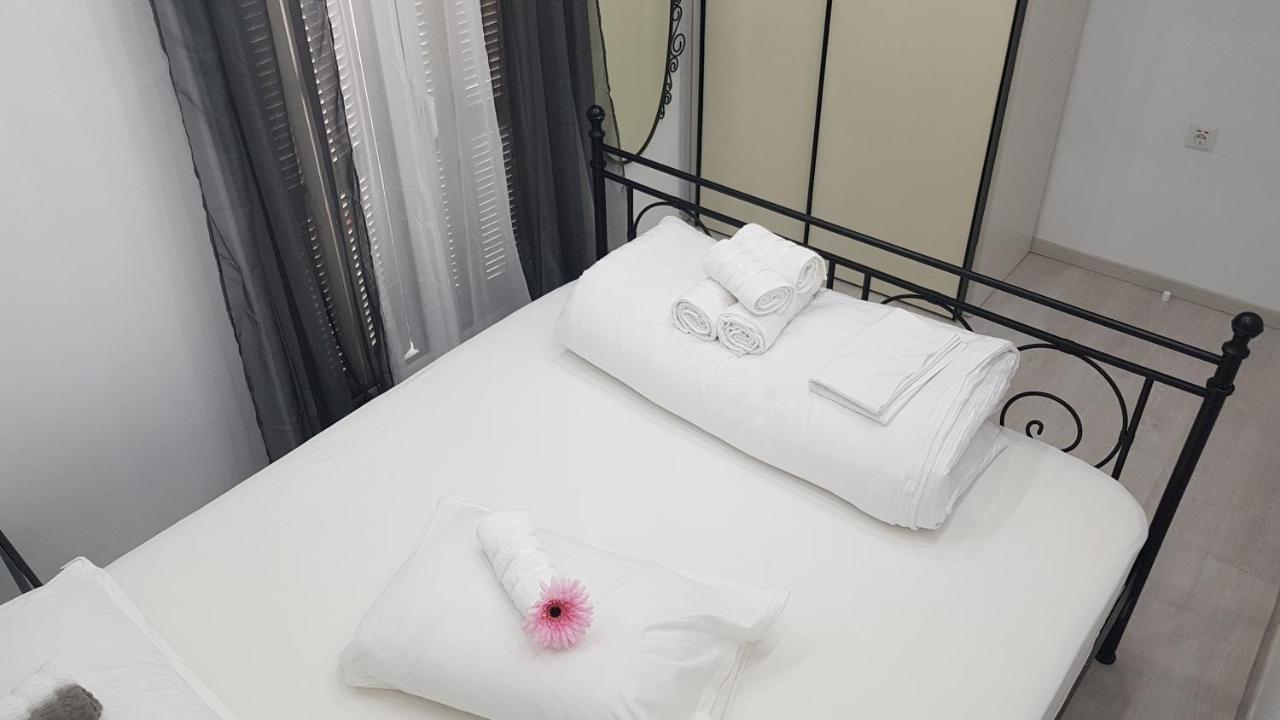 Konstantinos'S Luxury Apartment Солун Екстериор снимка
