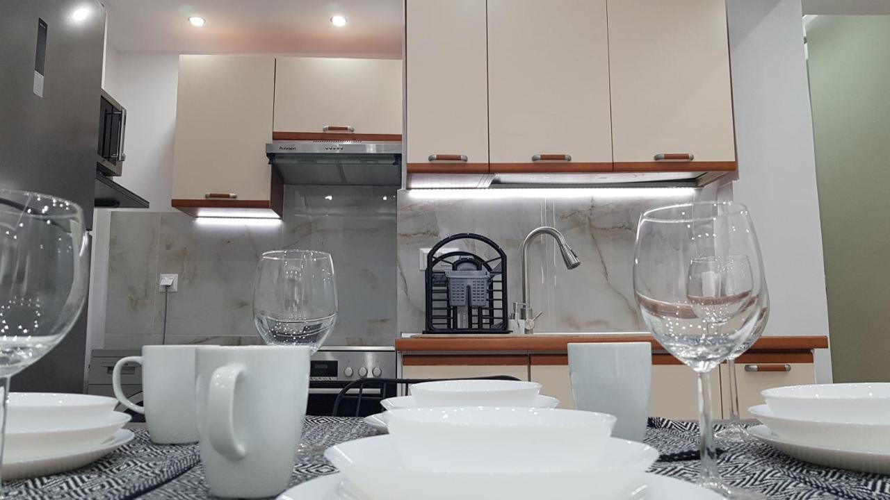 Konstantinos'S Luxury Apartment Солун Екстериор снимка